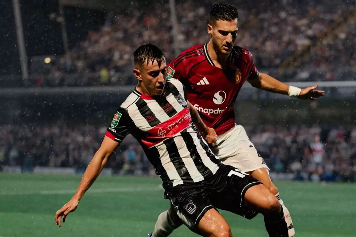 Manchester United\'da felaket! 4. Lig takımına elendiler
