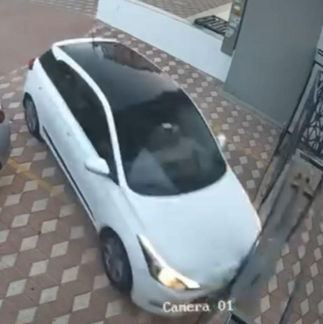 Mersin'de Kaza: Kadın Sürücü Yaya Komşusuna Çarptı
