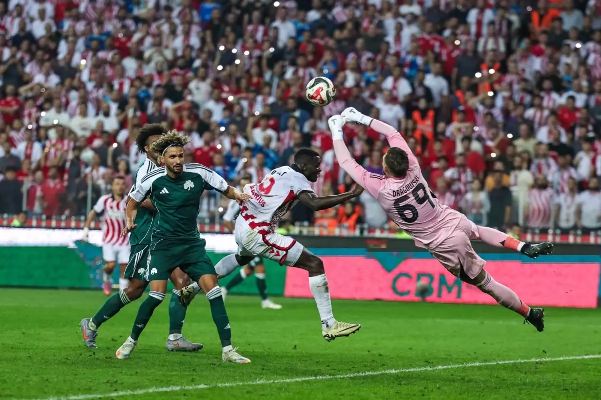 Samsunspor, Panathinaikos ile 0-0 Beraber Kaldı