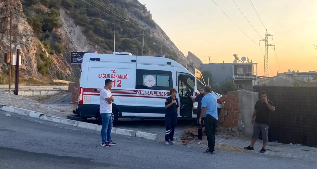 Söke\'de Ambulans ve Cip Çarpıştı