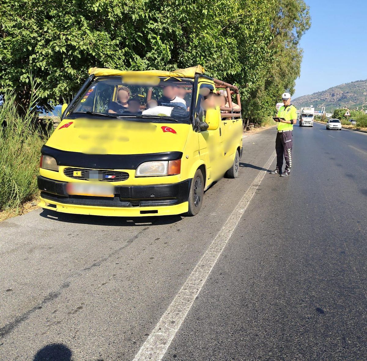 Antalya\'da Trafik Denetimleri: 14 Bin Cezalı