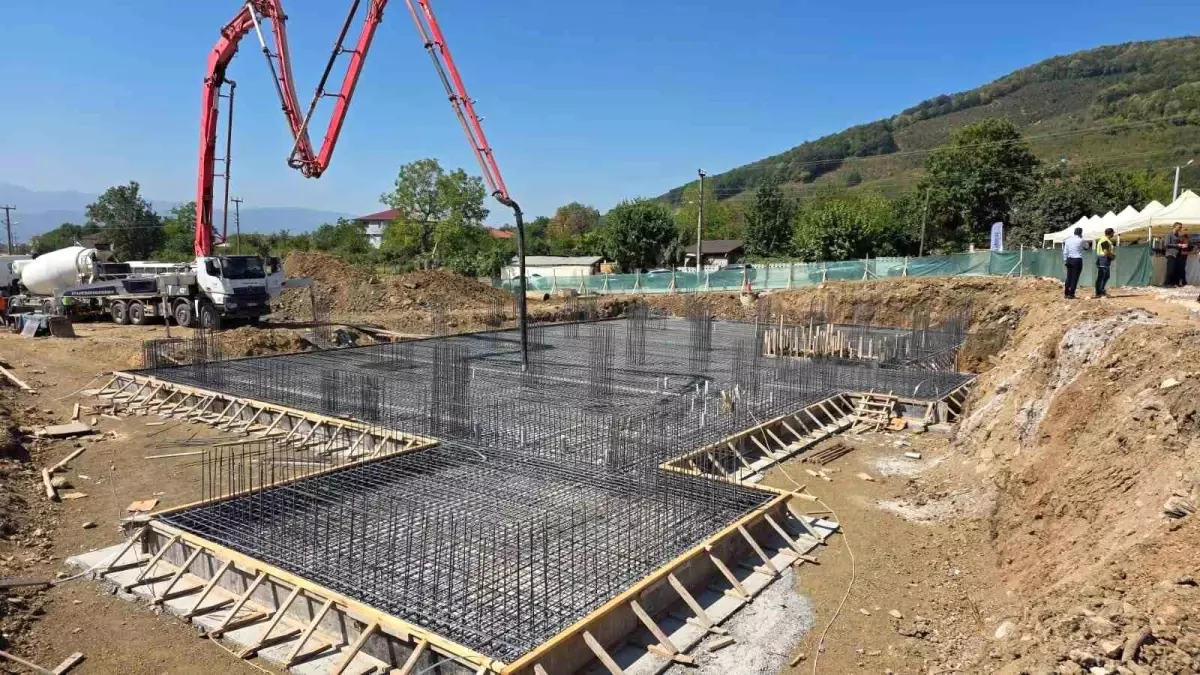 Çilimli Gençlik Merkezi\'nin Temeli Atıldı