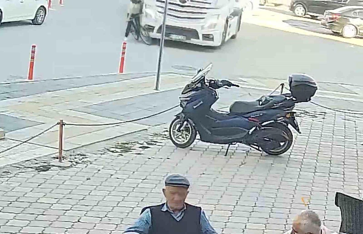 Çorum\'da Tırın Çarptığı Çocuk Hayatını Kaybetti
