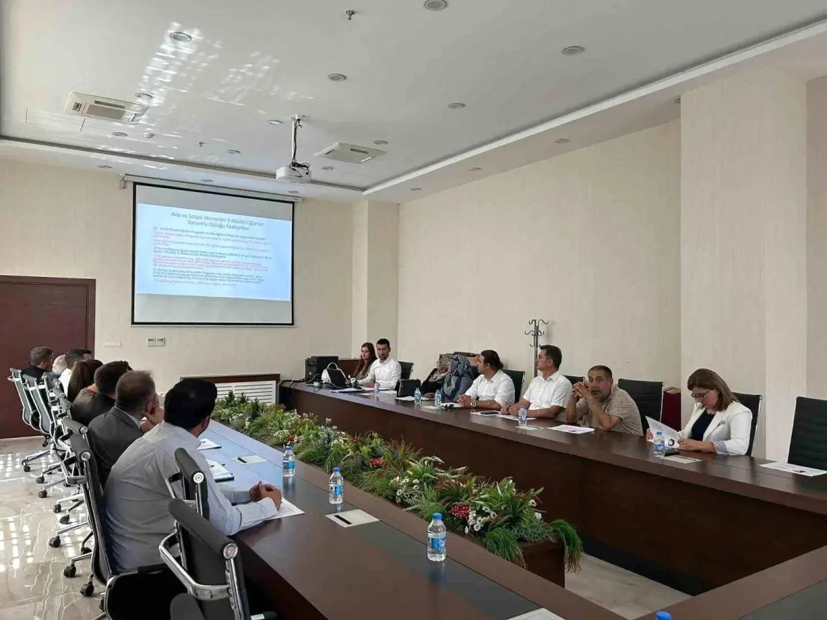 Elazığ\'da Aileyi Güçlendirme Toplantısı