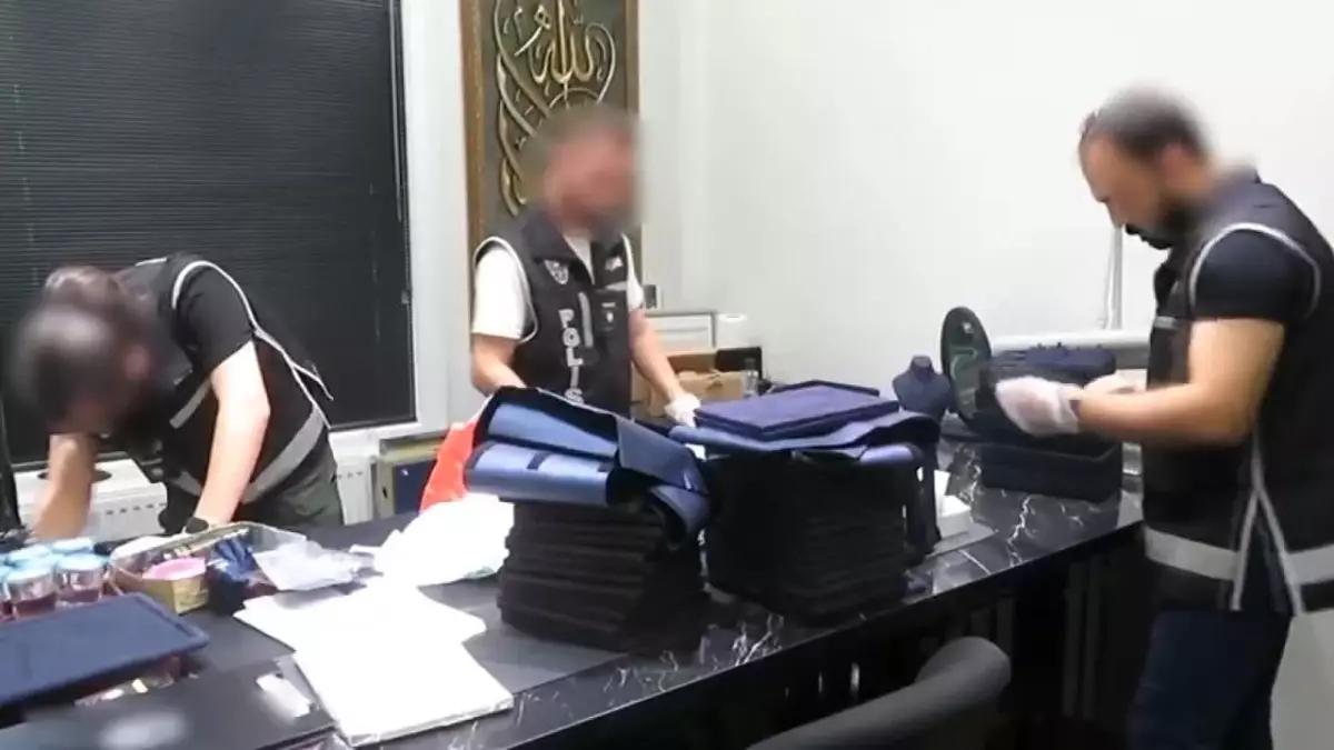 İstanbul\'da Kaçak Pırlanta Operasyonu: 43 Gözaltı
