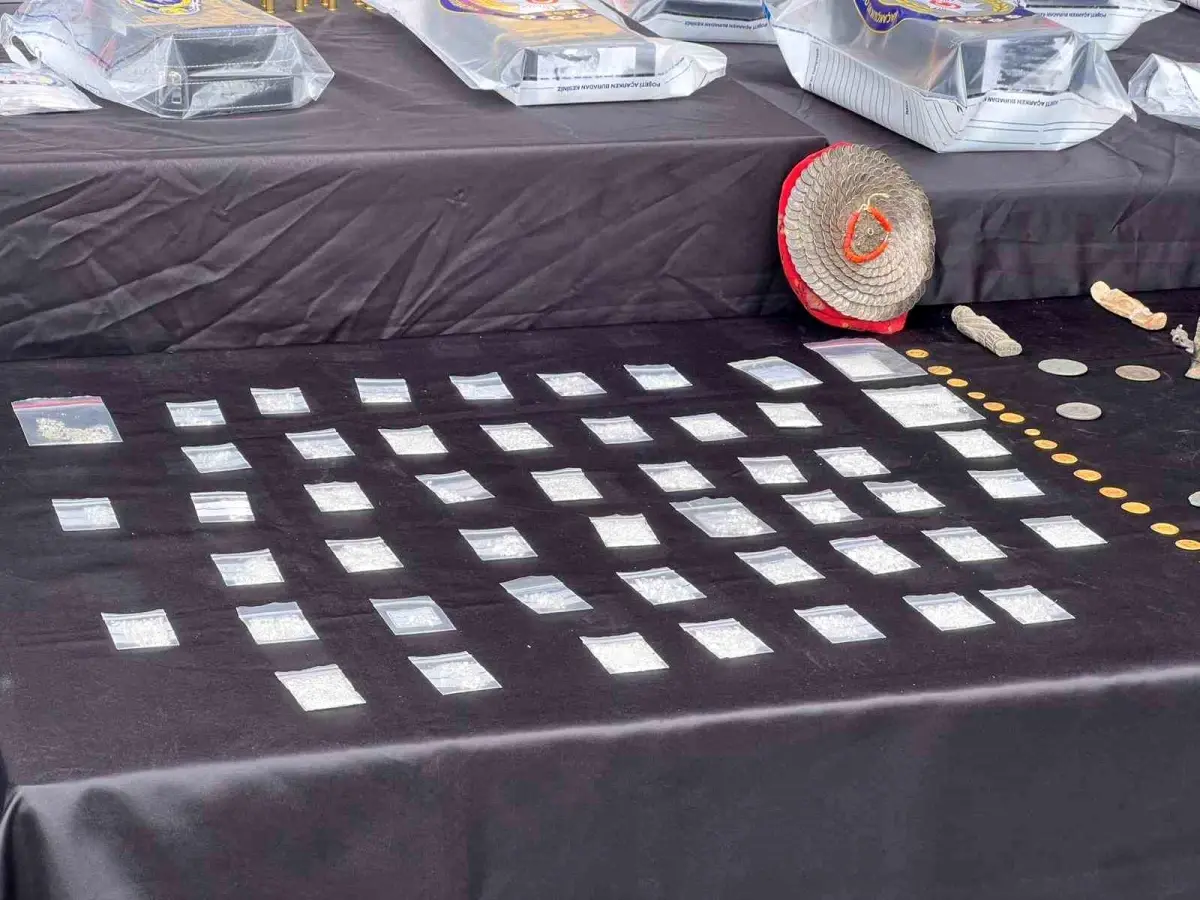 Kapalıçarşı\'da Kaçak Pırlanta Operasyonu: 43 Gözaltı