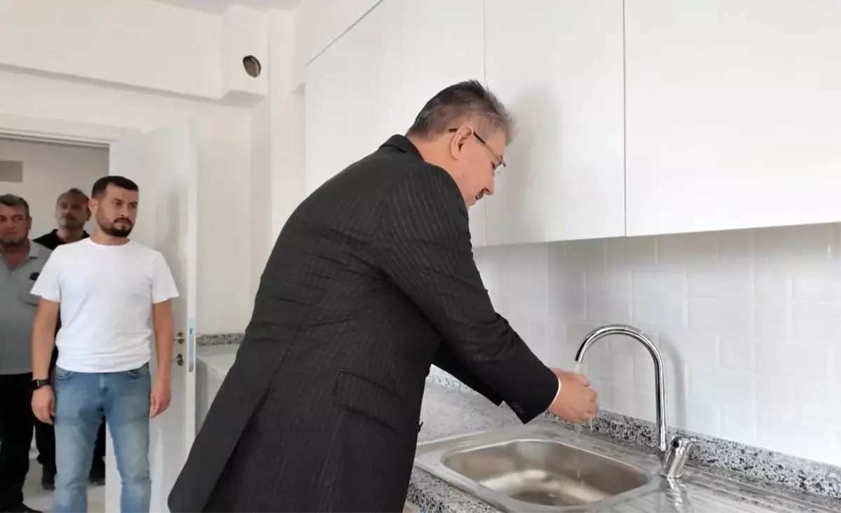 Kırmıtlı Köyü\'nde Deprem Konutları Teslim Edildi