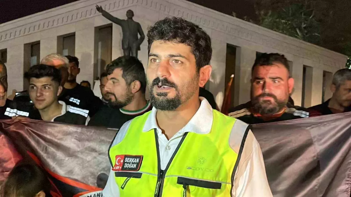 Osmaniye\'de Zafer Bayramı Korteji