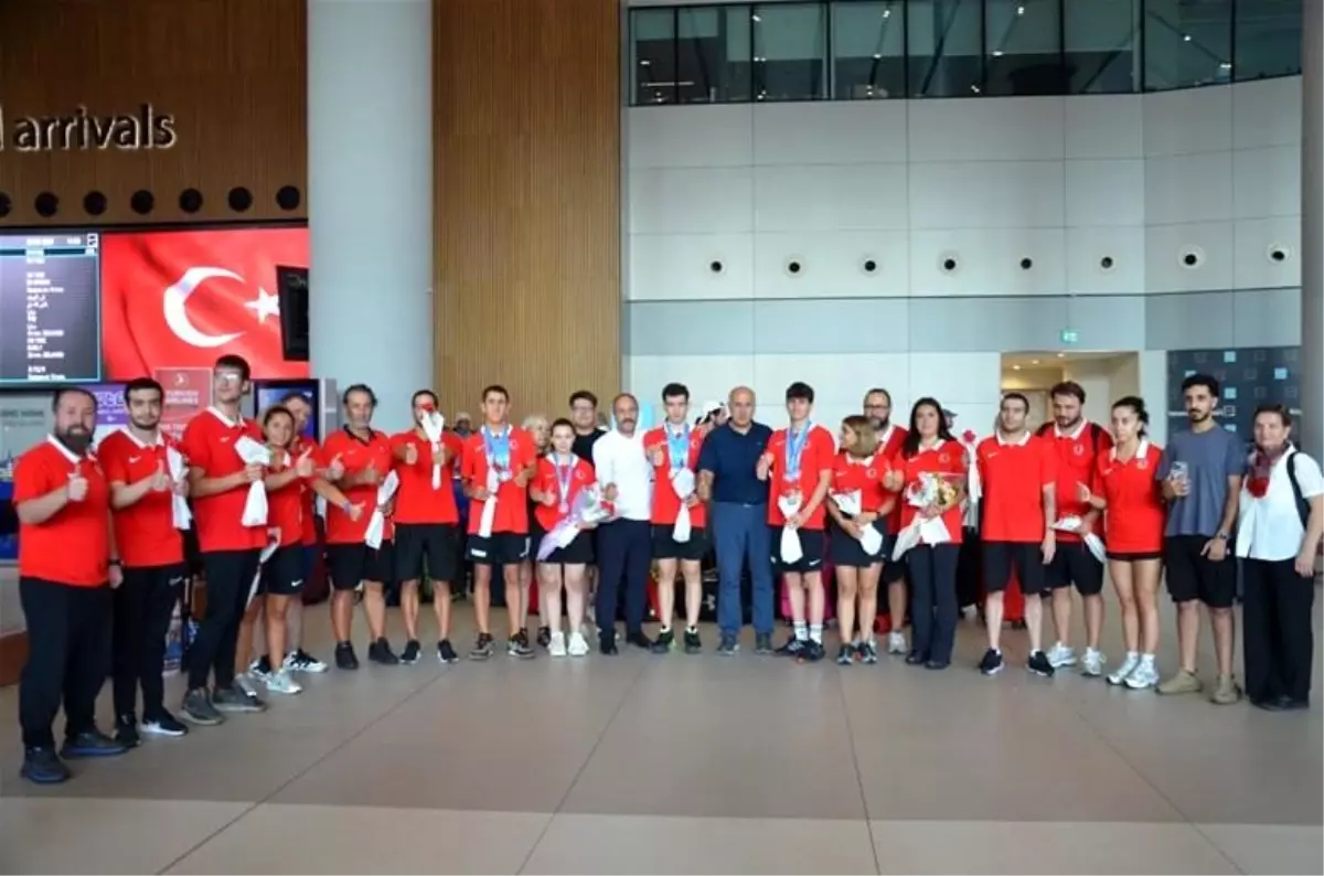 Türkiye Özel Sporcular Yüzme Takımı\'ndan Tarihi Başarı