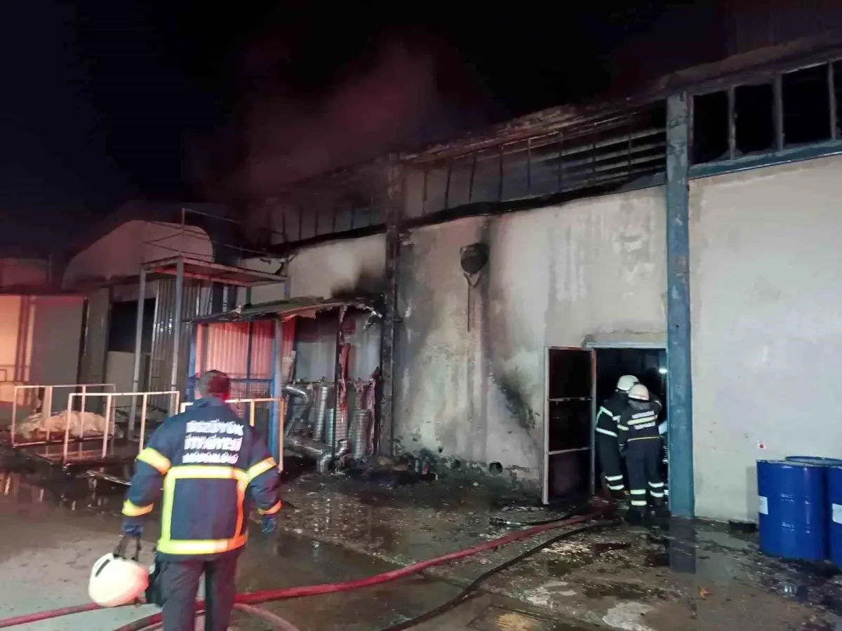 Bozüyük\'te İDAŞ Fabrikası\'nda Yangın