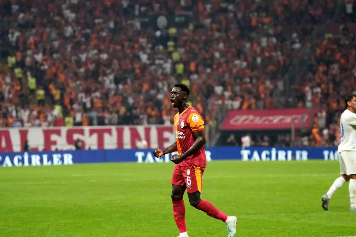 Sanchez\'den İlk Gol ve Tarihi An