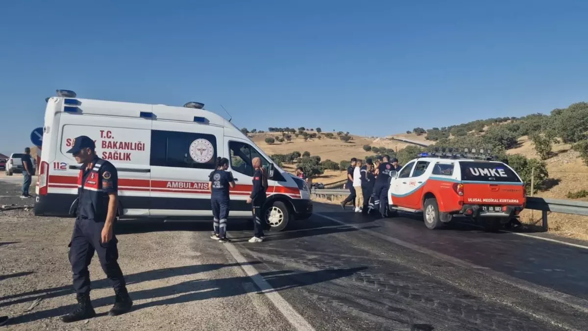 Diyarbakır\'da Minibüs Kazası: 1 Ölü, 16 Yaralı