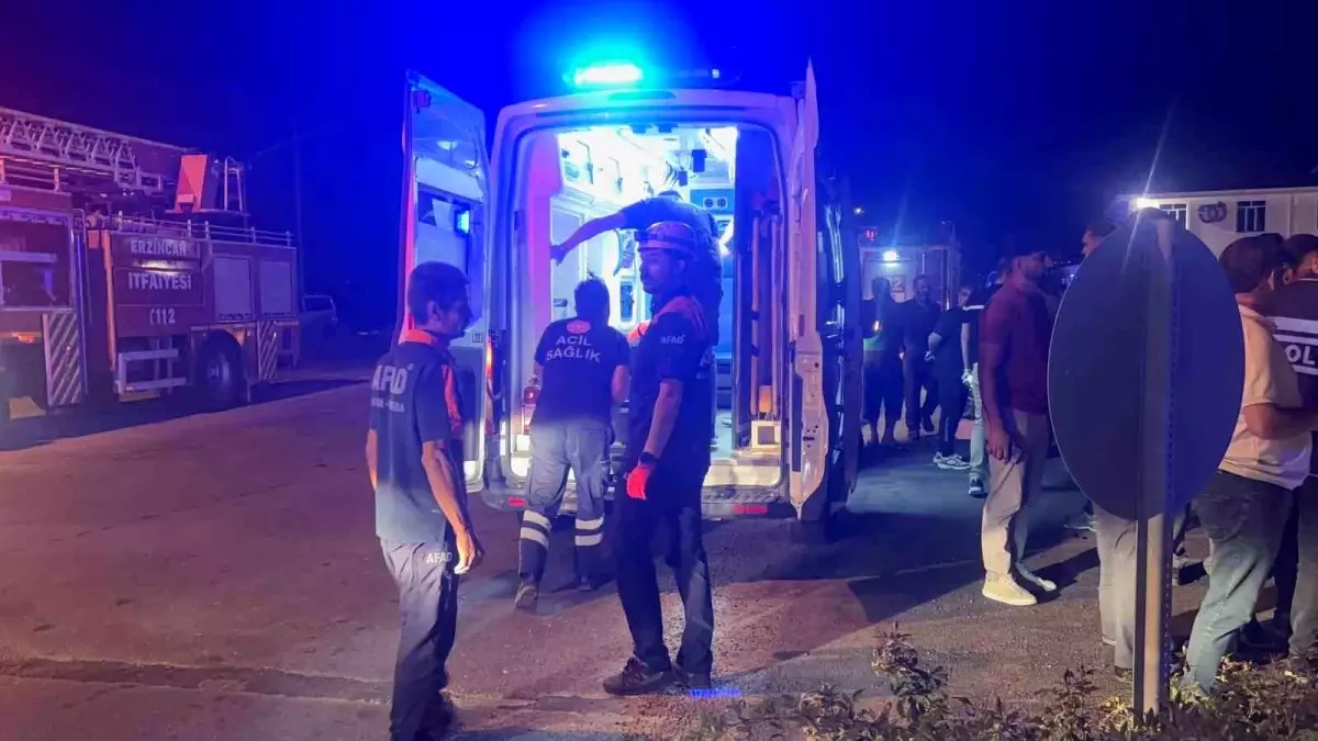 Erzincan\'da Zincirleme Trafik Kazası: 5 Yaralı