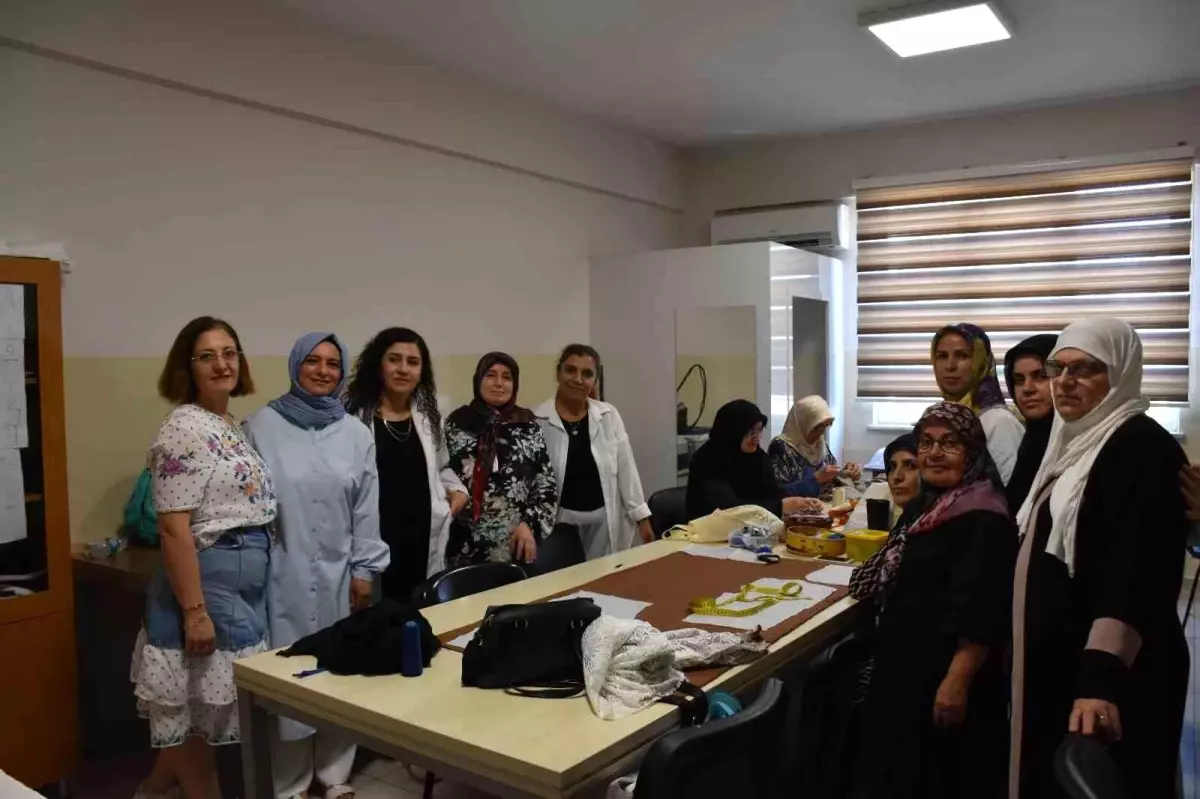 Gaziantep\'teki Giyim Kursu Kadınlara Meslek ve Üretim Fırsatı Sunuyor