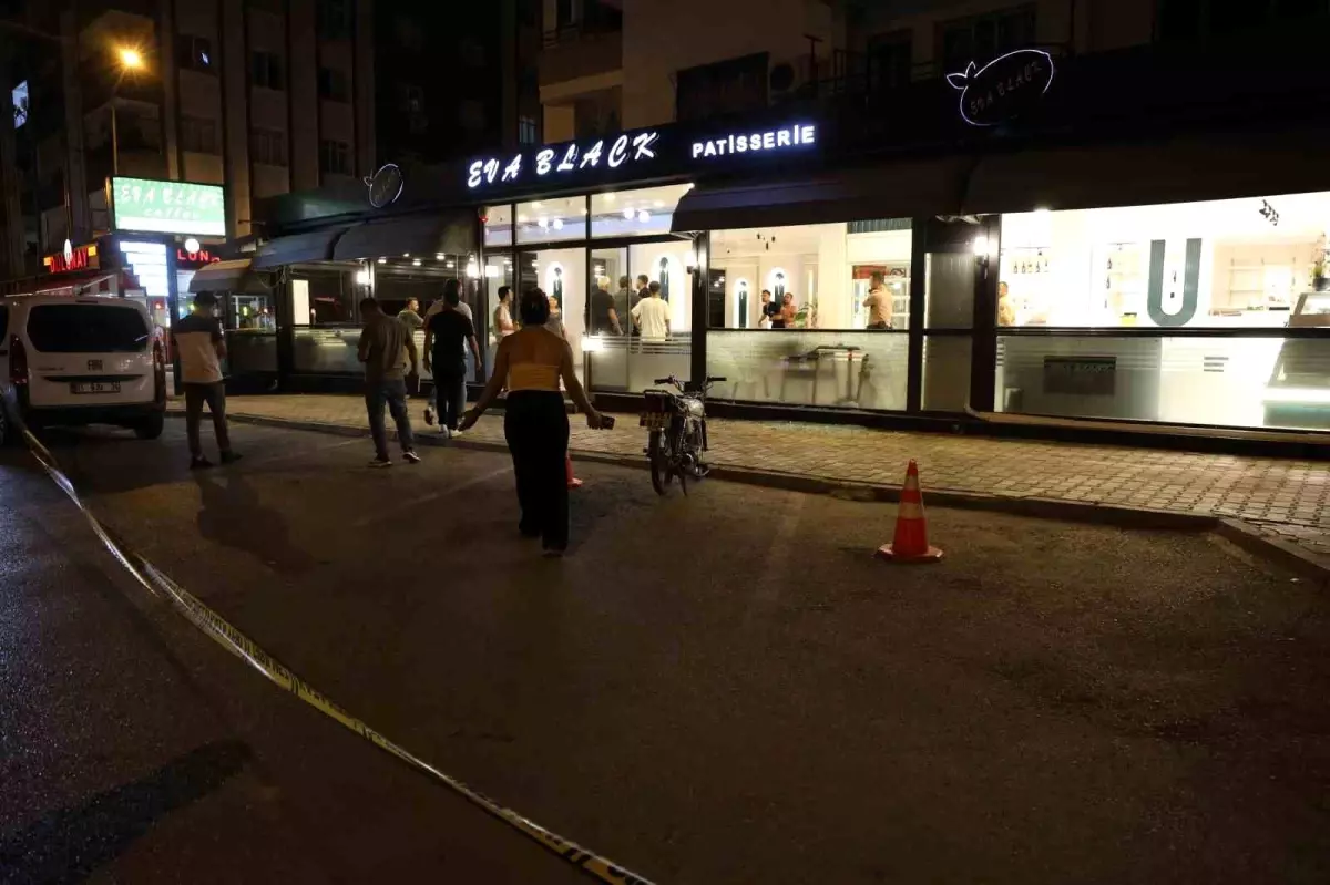 Kozan\'da Kafeye İki Ayrı Silahlı Saldırı