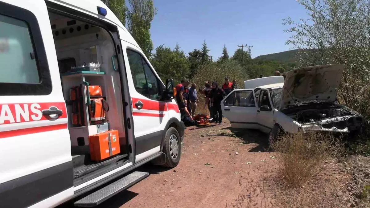 Tavşanlı\'da Trafik Kazası: 3 Yaralı
