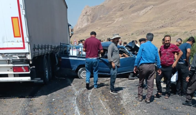 Van'da katliam gibi kaza: 4 ölü, 2 yaralı