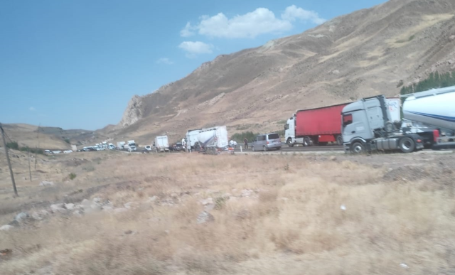 Van'da katliam gibi kaza: 4 ölü, 2 yaralı