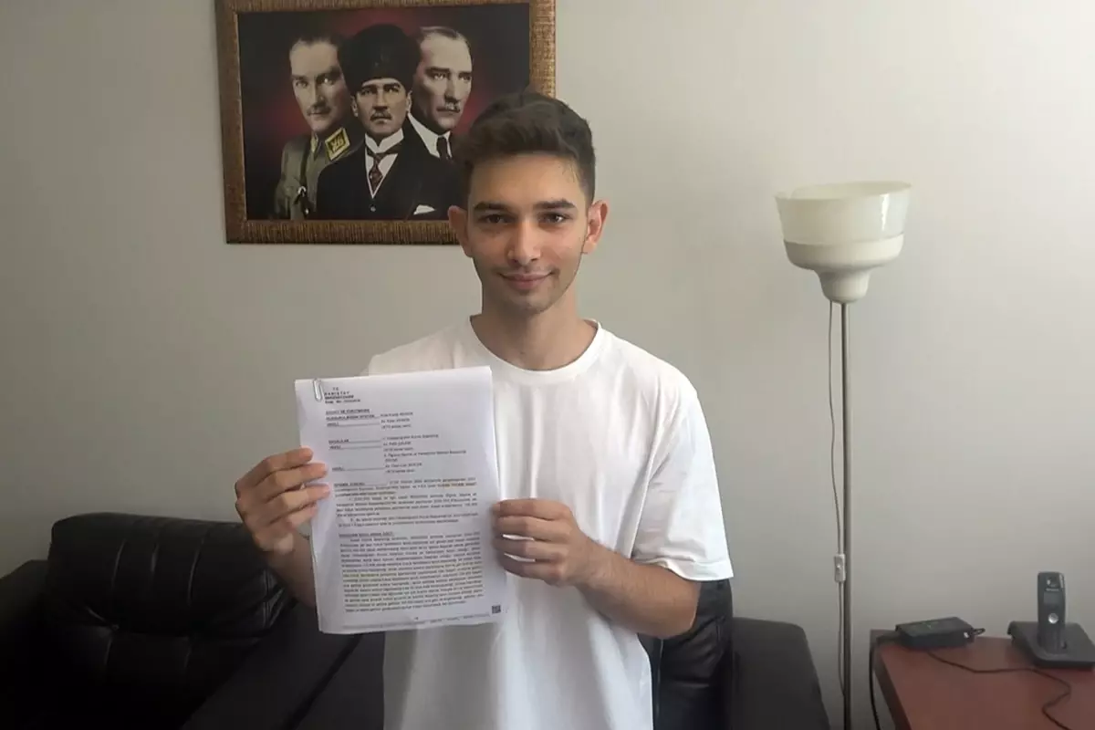YÖK\'ü dava eden genç 837 kişiyi üniversiteli yaptı