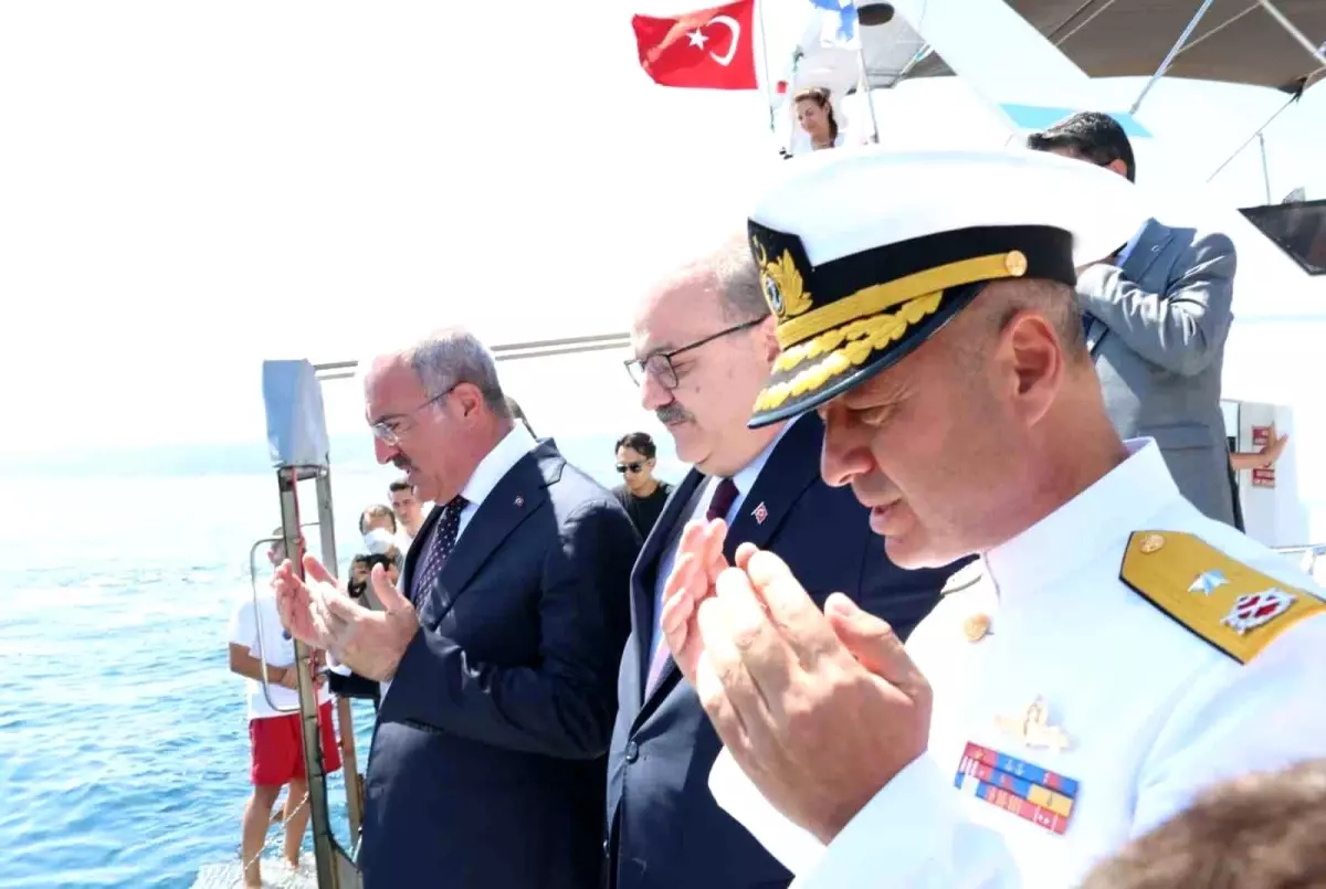 72 yıl sonra şehit denizcilerimiz anısına Dumlupınar\'a saygı dalışı