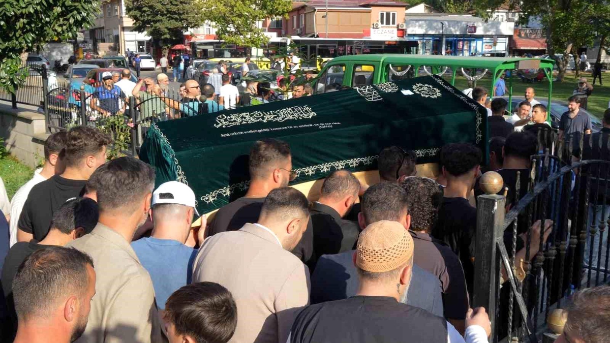 Beykoz\'daki Çayır Festivali\'nde Elektrik Akımına Kapılan Genç Hayatını Kaybetti