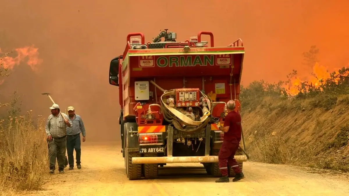 Karabük\'te Orman Yangınına Müdahale Devam Ediyor