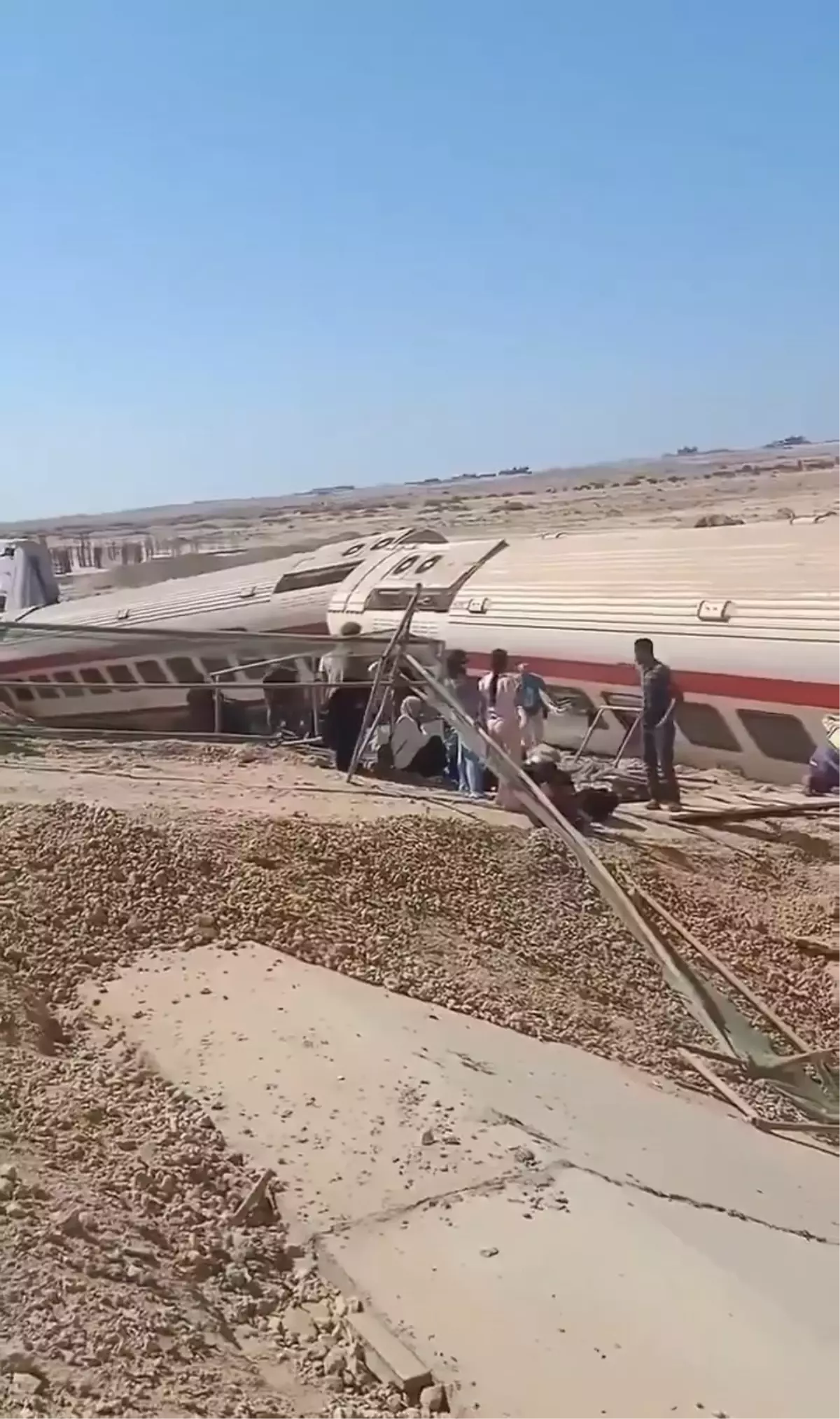 Mısır\'da tren kazası: 3 ölü, 103 yaralı