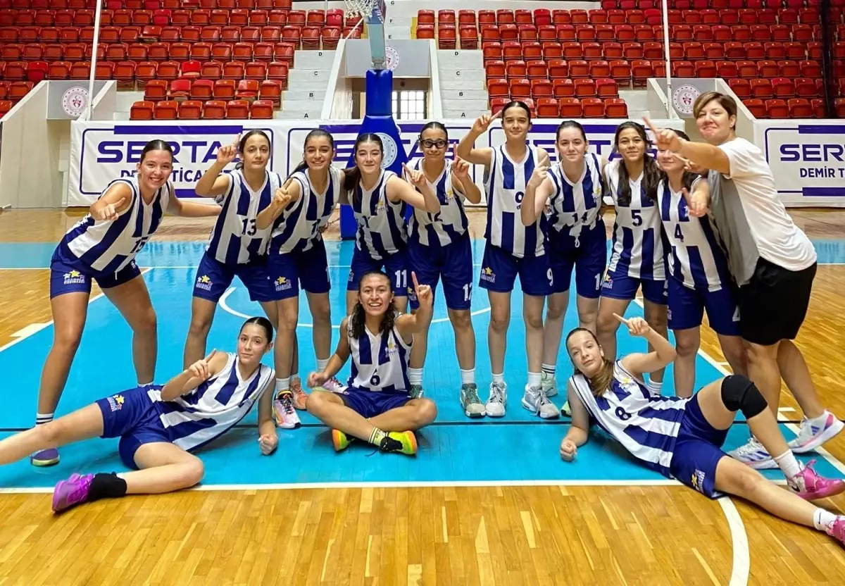 Manisa Kız Basketbol Takımı Şampiyon Oldu