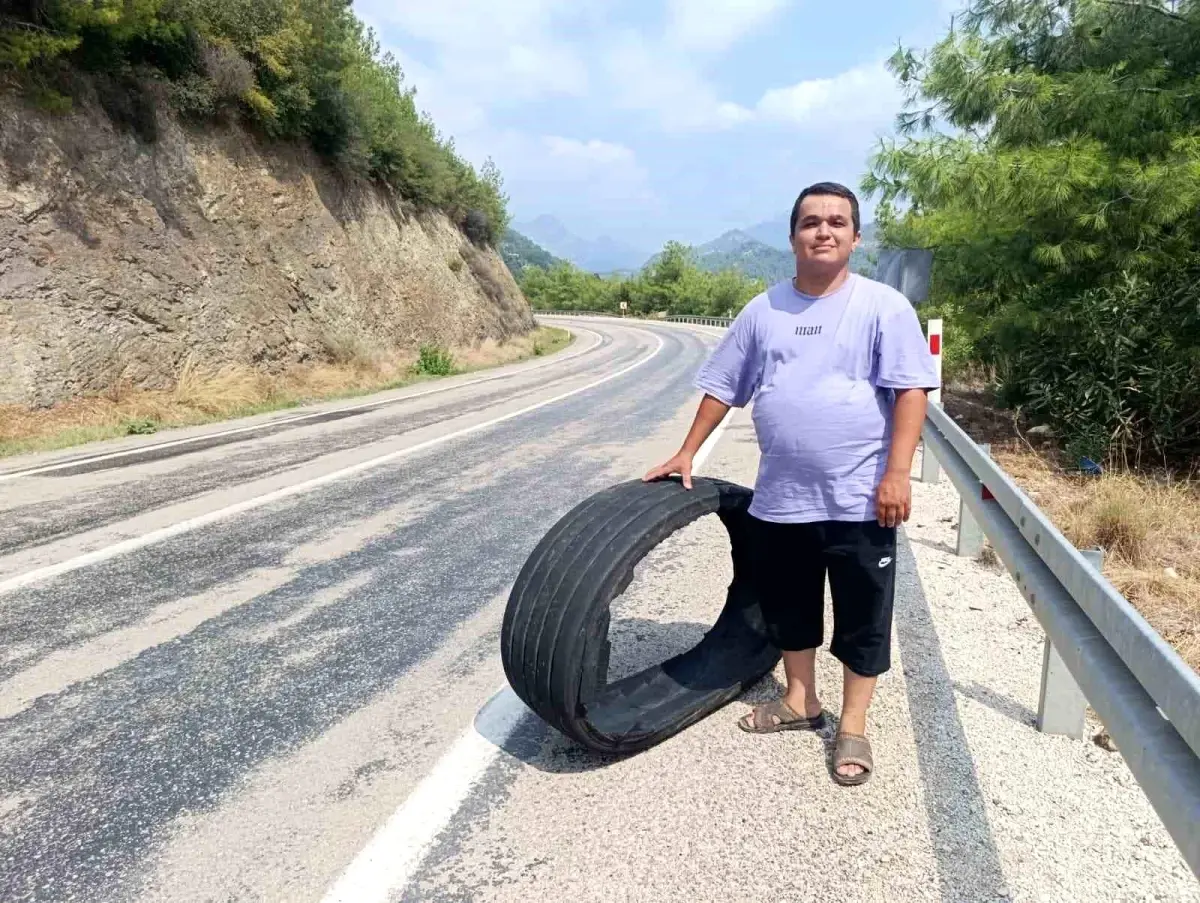 Yolda Kalan Lastik Kazaya Neden Oldu