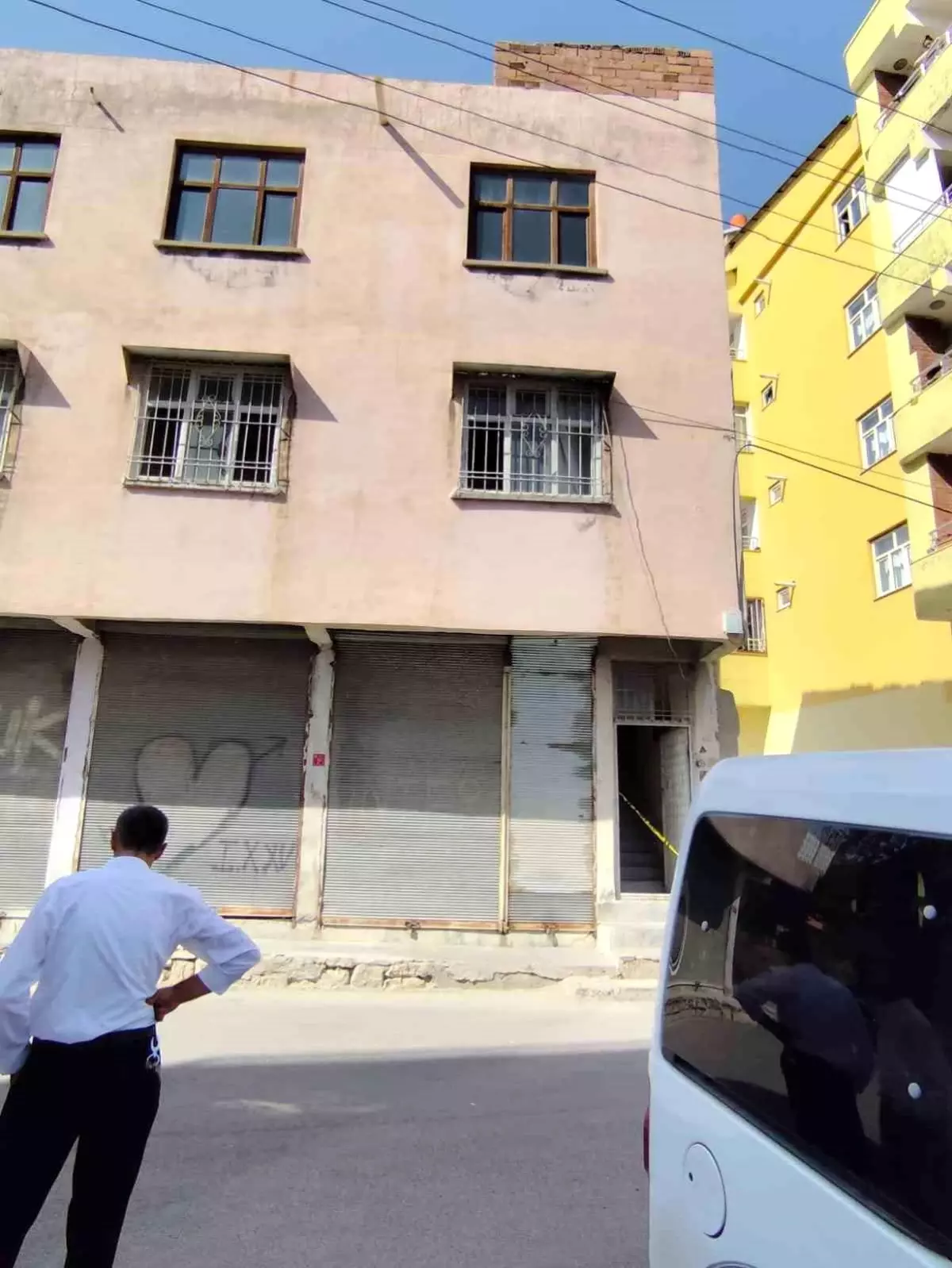 Diyarbakır\'da 54 Yaşındaki Adam Evinde Ölü Bulundu