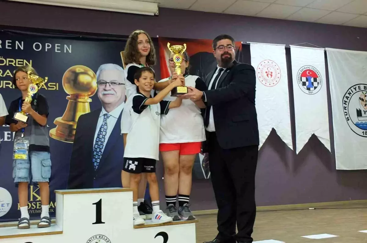 1. Burhaniye Ören Uluslararası Açık Satranç Turnuvası Sona Erdi