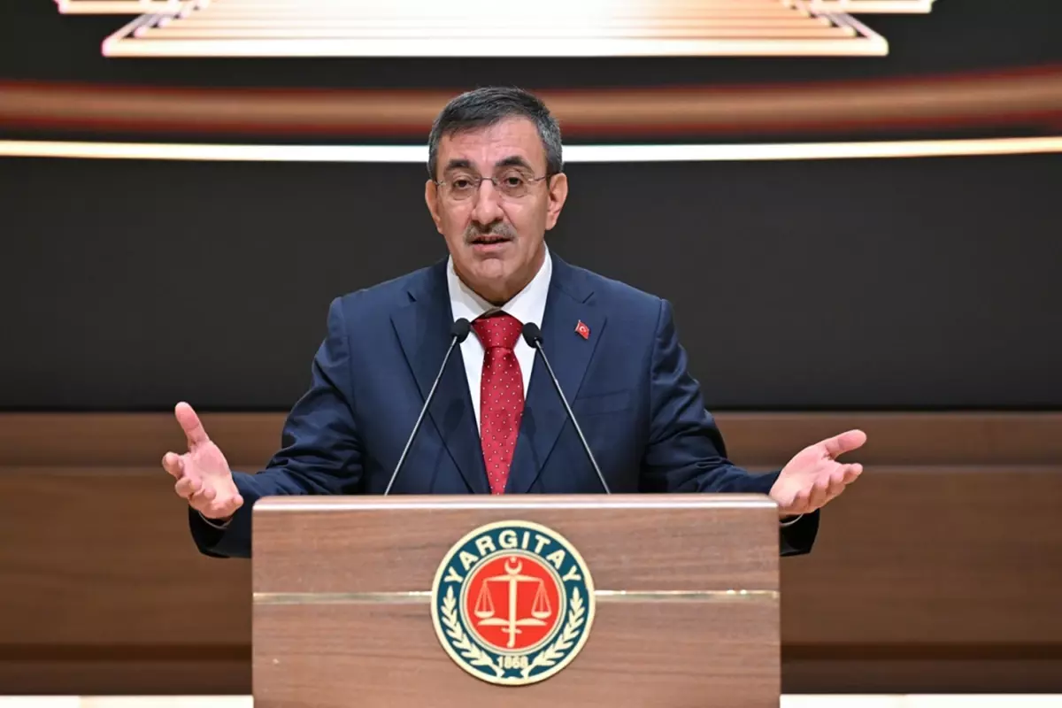 Cumhurbaşkanı Yardımcısı Yılmaz\'dan yargıya kritik uyarı