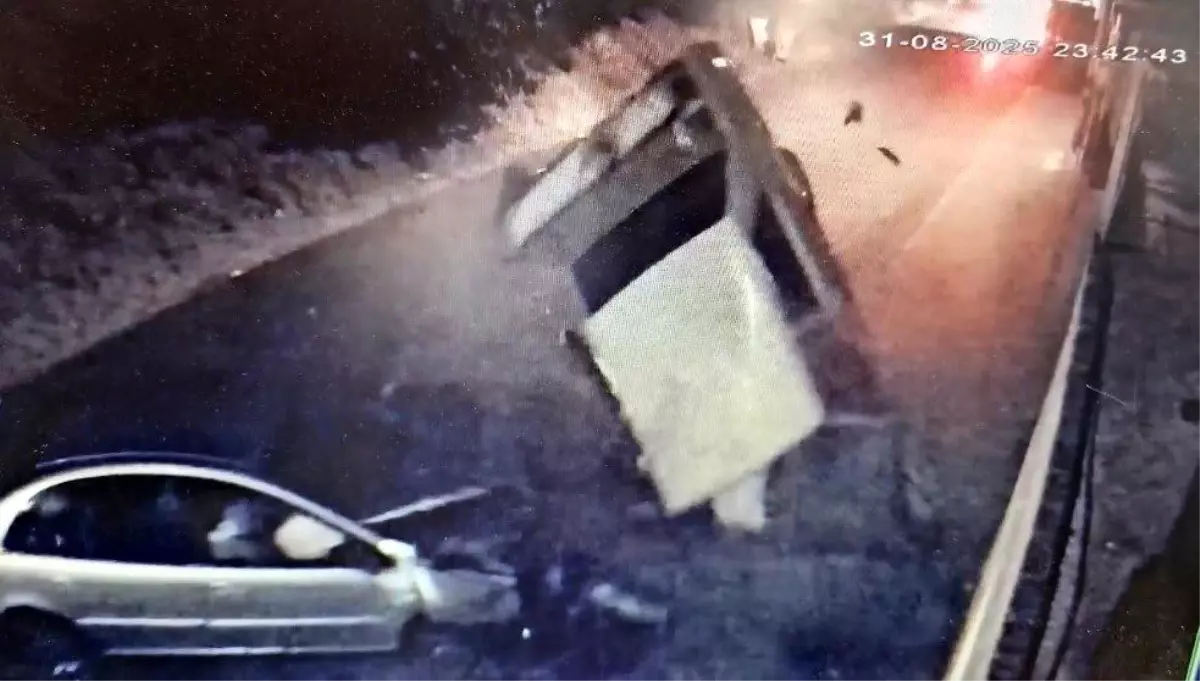 Nazilli\'de Kafa Kafaya Kaza: 8 Yaralı