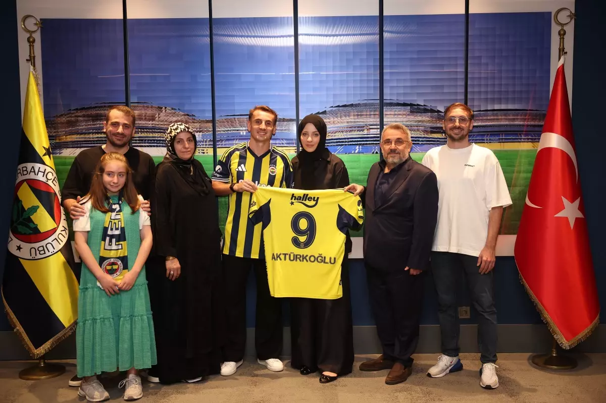 Kerem Aktürkoğlu Fenerbahçe\'de