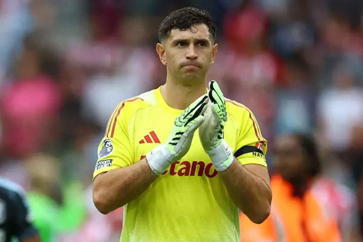 Galatasaray\'ın teklifine Emiliano Martinez\'den jet hızında cevap