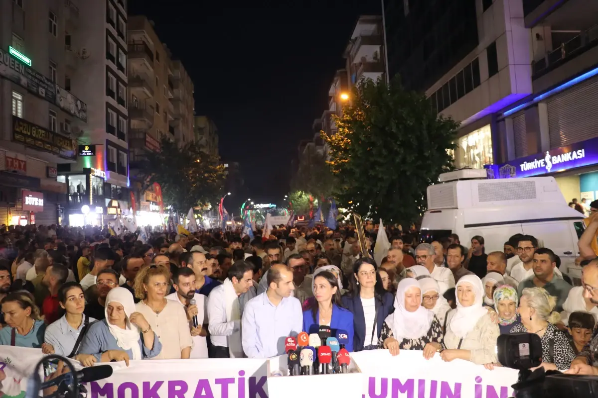 Barış Yürüyüşü Diyarbakır\'da Gerçekleşti