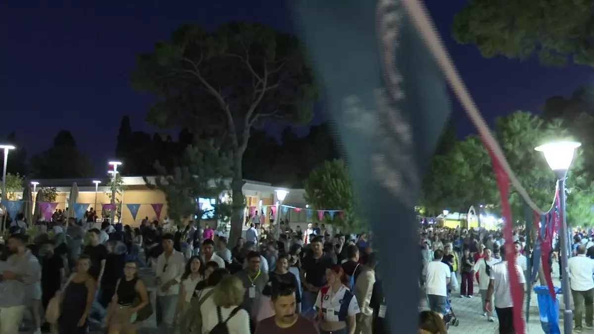 İzmir Enternasyonal Fuarı\'nda Büyük İlgi Çeken Sergiler