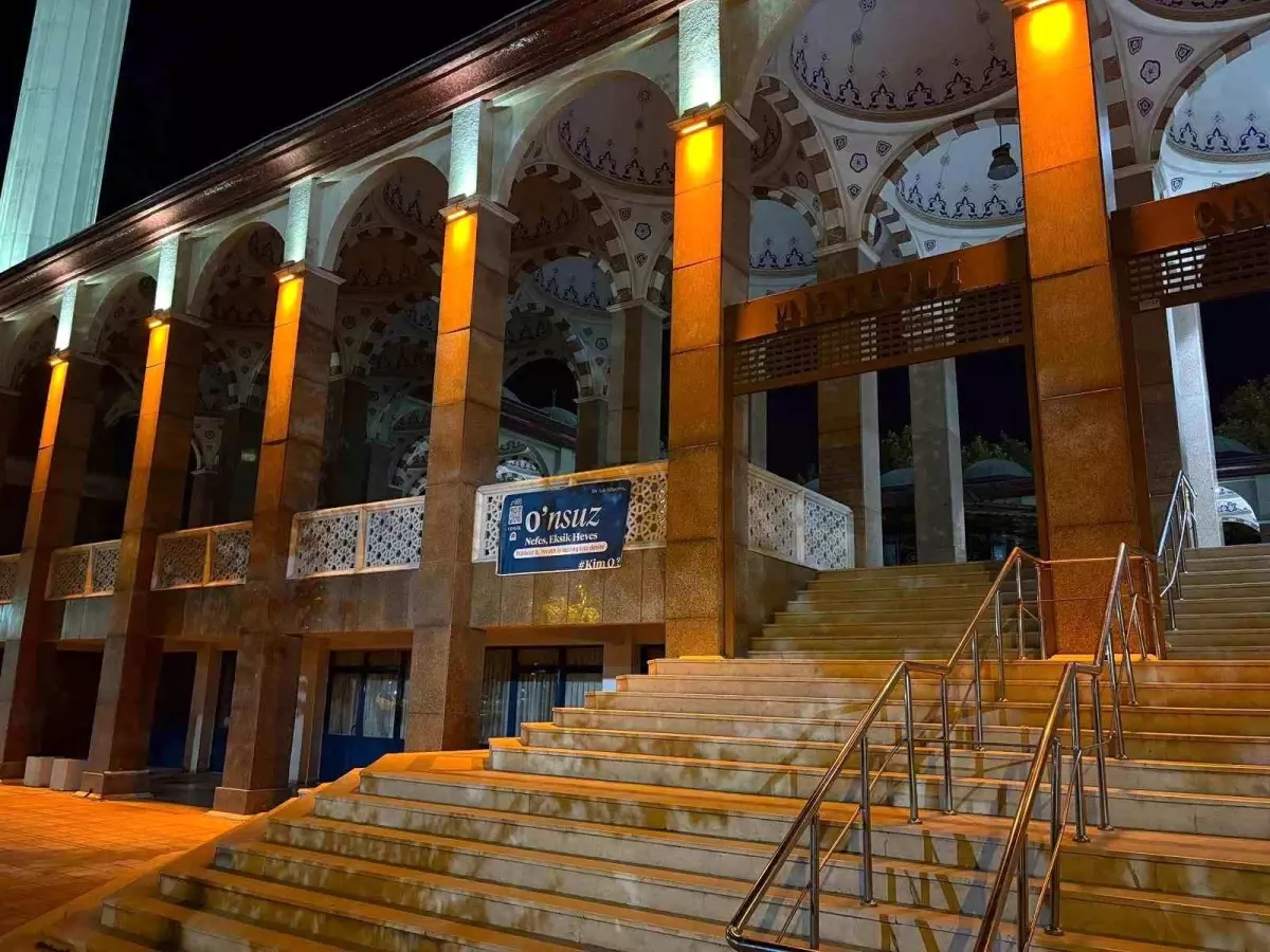 Bursa\'da \'Kim O?\' Pankartları Açıklandı