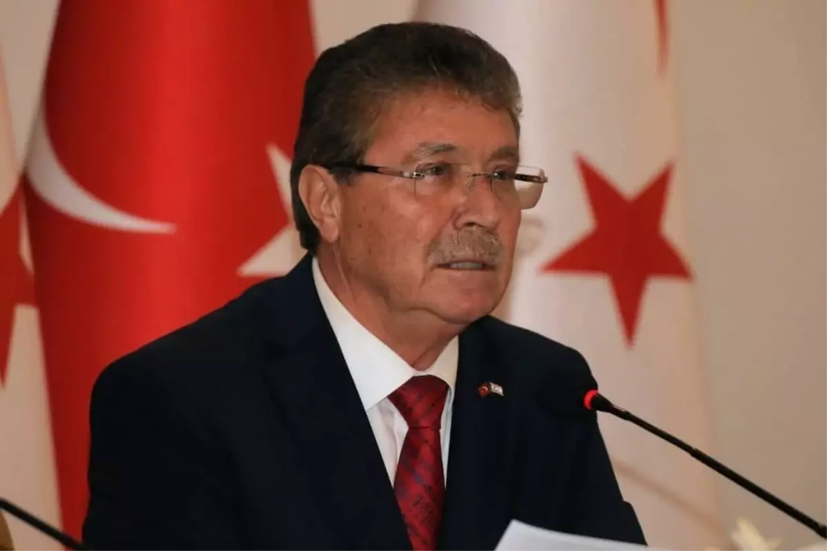 Ünal Üstel\'den Hulusi Akar\'a Teşekkür