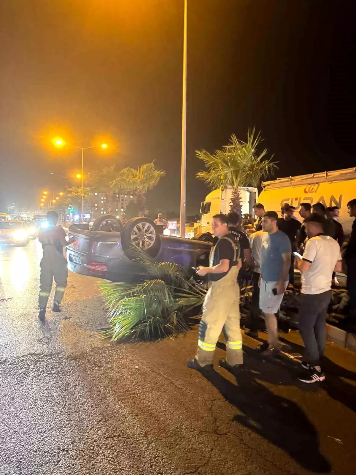 Kızıltepe\'de Takla Atan Otomobilde Sürücü Yaralandı
