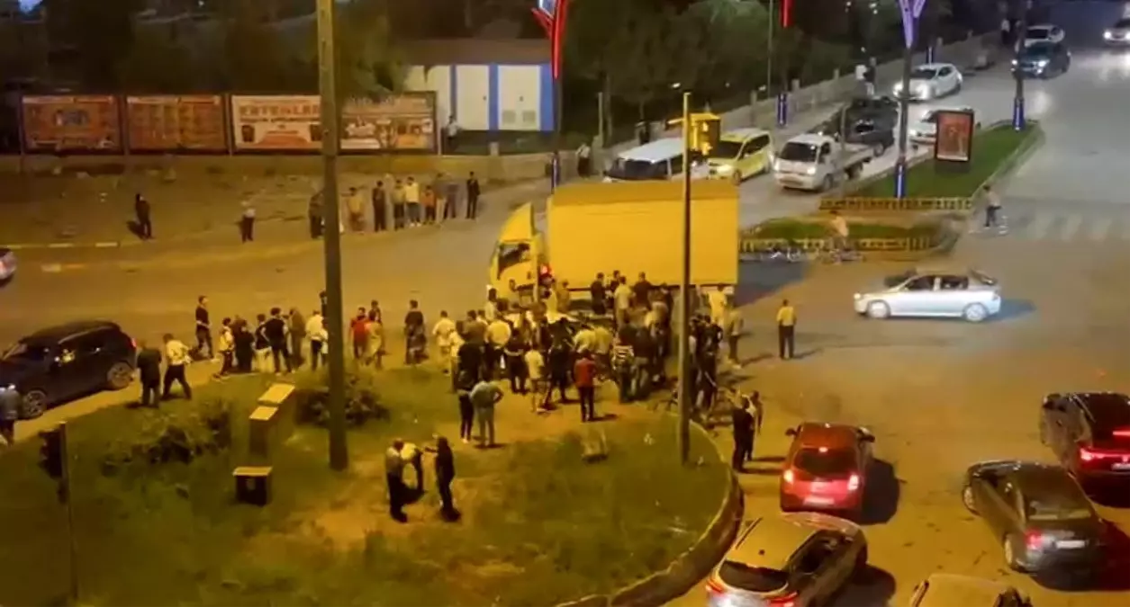 Muş\'ta Yangın Söndürme Aracıyla Trafik Kazası