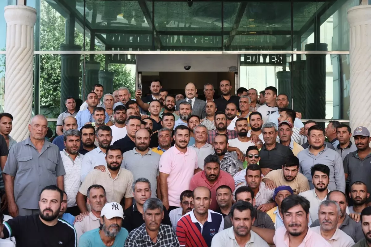 Şanlıurfa\'da Geçici İşçilerin Hayali Gerçek Oldu: Daimi Kadro Müjdesi