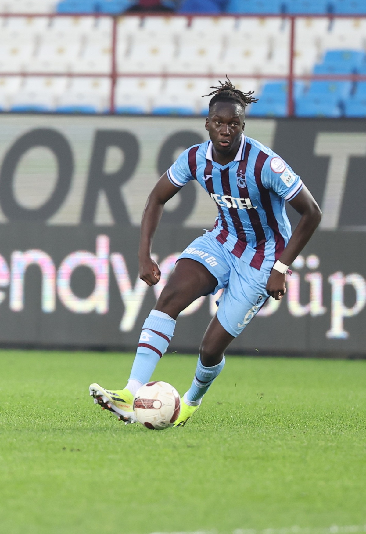 Trabzonspor\'dan Mendy\'nin Sevilla\'ya Transferi
