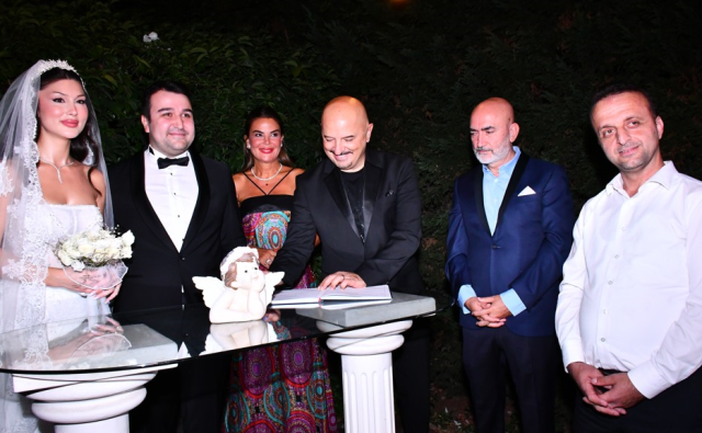 Ünlü isimleri buluşturan gece! Melis Gökhan ve Canberk Acartürk mutluluğa 'evet' dedi