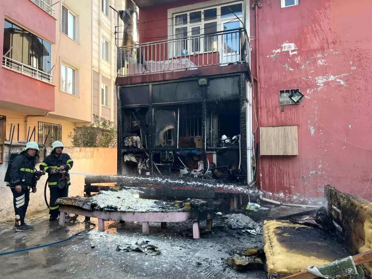Tokat\'ta Apartman Dairesinde Yangın: Eşyalar Kullanılamaz Hale Geldi