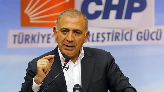 CHP'nin İstanbul İl Kongresi iptal edildi! Özgür Çelik ve yönetimi görevden alındı