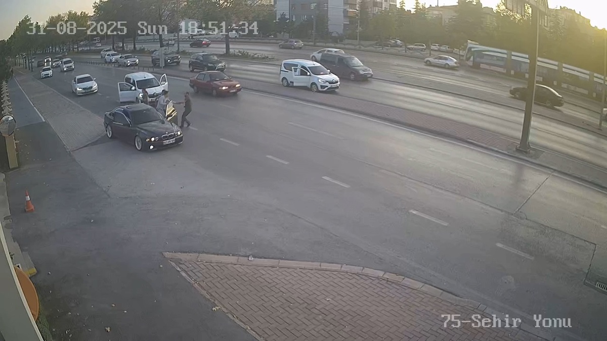 Drift Yapan Sürücü Polisten Kaçamadı