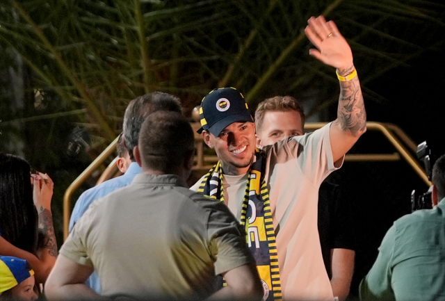 Gece yarısı bombası! Fenerbahçe'den Galatasaray'a yılın transfer çalımı