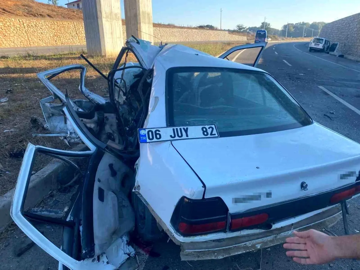 Sakarya\'da Trafik Kazası: 1 Ölü, 3 Yaralı