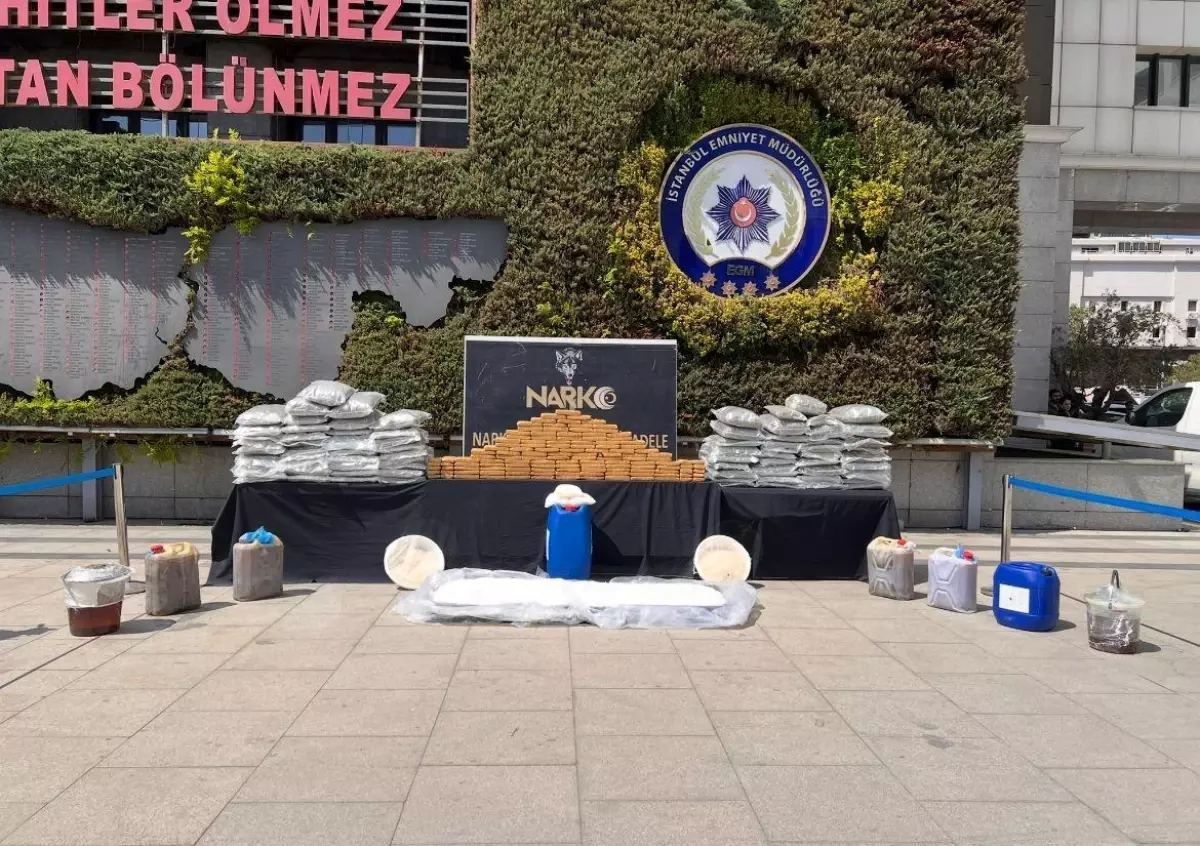 İstanbul\'da Uyuşturucu Operasyonu: 417 Kilo Ele Geçirildi